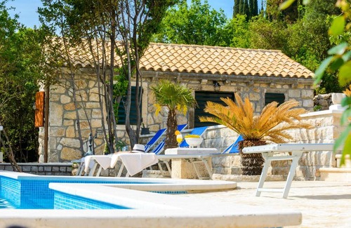 Lovorno Villa | Villa Stone Rose