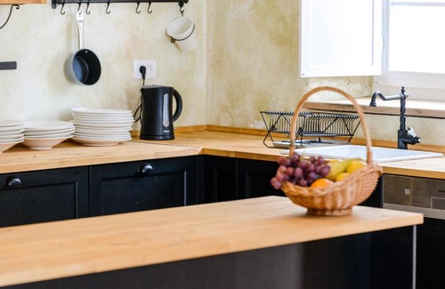 Lovorno Villa | Villa Stone Rose