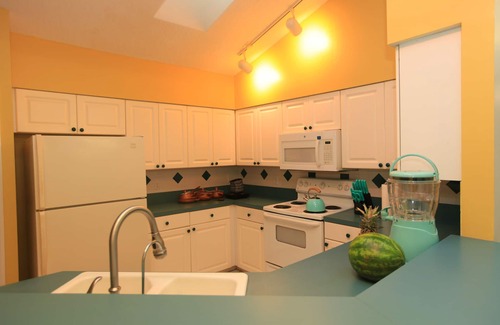 Vero Beach House | Villa Style Living w/Sunroom, Heated Pool & WiFi
