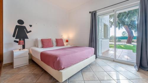 Silves House | Villa Sundays With Pool by LovelyStay
