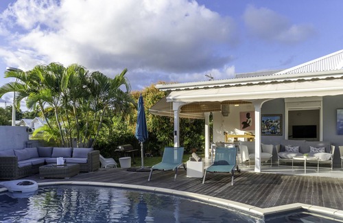 Dampierre House | Villa Sunny Lounge Villa Moderne et Agréable Avec Piscine