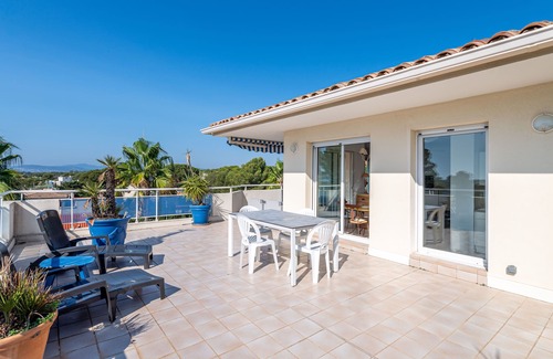 Boulouris-sur-Mer Apartment | Villa sur le Toit, Dernier Étage, Grande Terrasse, Barbecue ,vue