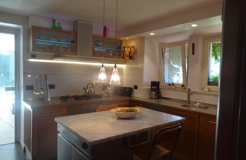 Carrara Villa | Villa surrounded by vines with swimming-pool and panoramic views