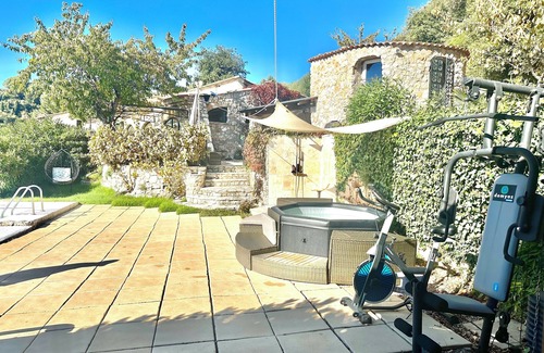 Peille Villa | Villa swimming pools jacuzzi close to everything and quiet