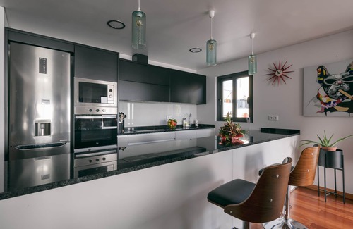 Estreito de Camara de Lobos House | Villa Sweden, ground floor with 2 bedrooms and overlooking the sea