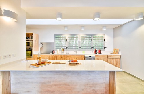Cafeiere Villa | Villa Swell, sea view, infinity pool, neat decor and beach down the hill