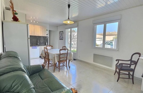 Sauvian House | Villa swimming pool and private parking