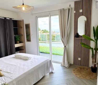 La Colline Villa | Villa Téloam- Charmante villa avec piscine et vue mer