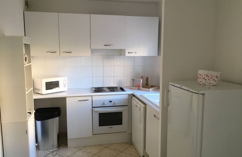 Valras-Plage House | Villa T3, private terrace & parking. Wifi fibre, Swimming pool, Shops, Beach 50m!