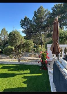 Taradeau Bed & Breakfast | Villa Taradis