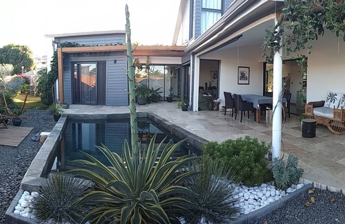 Etang Sale Les Bains Villa | Villa Teah for vacations