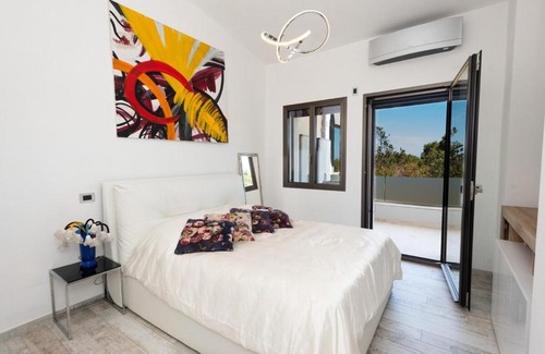 Eden Rock House | Villa Tetty - Garden & private pool near the sea