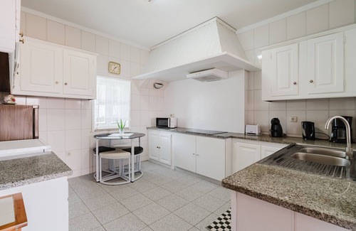 Gondifelos Villa | Villa 'The Beauty Of Simplicity' with Private Pool, Wi-Fi and Air Conditioning