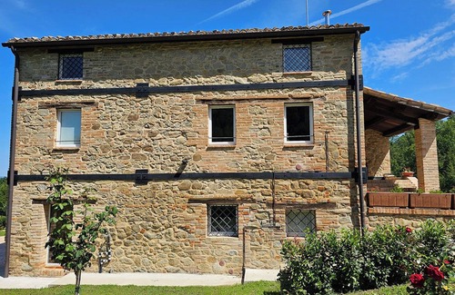 Comunanza Villa | Villa Tiburro nested in a Truffle Farm