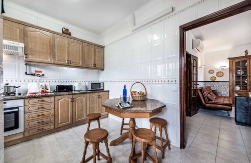 Correeira Villa | Villa Torcato - pretty, traditional villa in Albufeira, with air-con and Wi-Fi