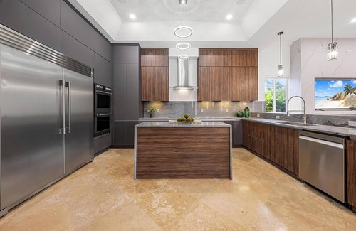 Miami Shores House | Villa Tortuga: 10 BR 9,500 sq. ft Extravagant Miami Estate w pool, movie theater