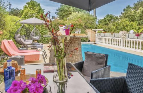 Prunete Villa | VILLA tous conforts avec Piscine privée et accès Plage