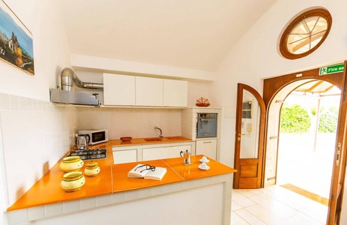 Noci Villa | Villa Trulli Carolina by Villa Plus