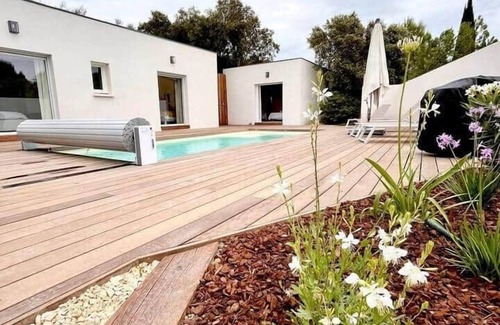 Saint-Maximin House | Villa Ucetia, just outside Uzès