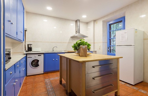 Cabrils Villa | Villa 'Un Lugar Especial' with Private Pool, Private Terrace and Wi-Fi