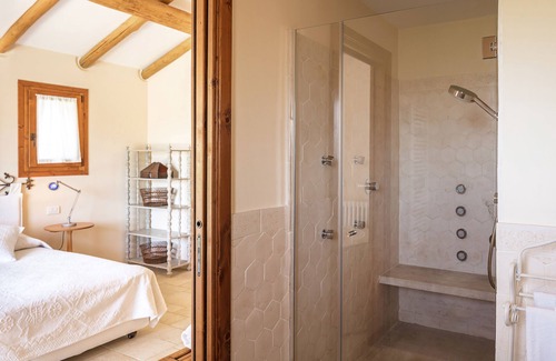 Pittulongu Villa | VILLA UPSIDE DOWN TREE