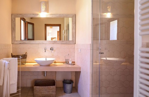 Pittulongu Villa | VILLA UPSIDE DOWN TREE