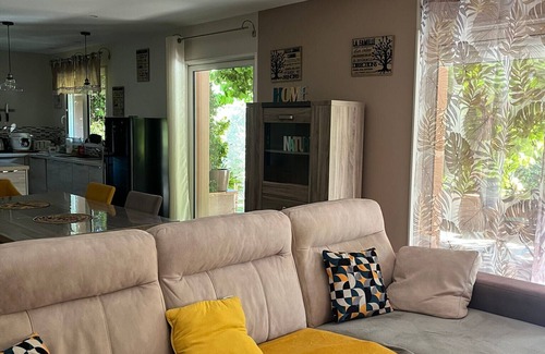 Orange Villa | Villa 'Vacances' with Private Pool, Wi-Fi and Air Conditioning