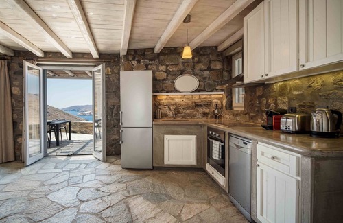 Serifos Villa | Villa 'Vagia' with Private Pool, Private Terrace and Air Conditioning