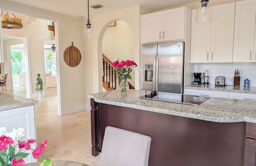 Fort Myers Villa | Villa Valencia - 3 Bedroom on the River with a Pool