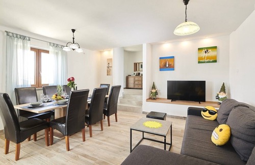 Diminici Villa | Villa Vanda with a pool and a lovely view