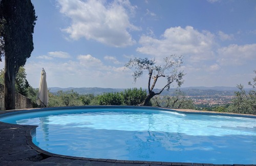 Settignano House | Villa Venus - 15th-century farmhouse with pool in Florence