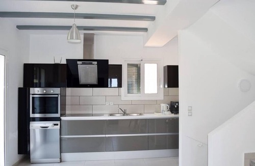 Dhrakata Villa | Villa Verde with Outdoor Jacuzzi