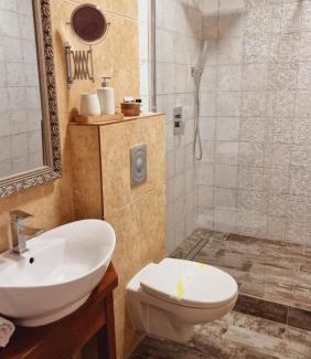 Targu Secuiesc House | Villa Westfalia Guest House