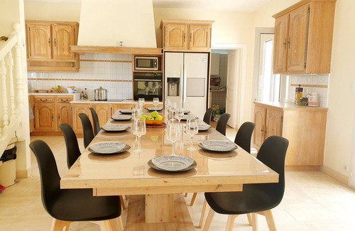 Saint-Georges-d'Oleron Villa | Villa with pool and exotic garden near the beach