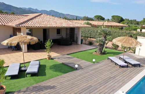 San-Gavino-di-Carbini Villa | villa with jacuzzi and terrace near cala-rossa beach, 6 bedrooms 3 bathrooms