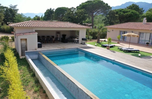San-Gavino-di-Carbini Villa | villa with jacuzzi and terrace near cala-rossa beach, 6 bedrooms 3 bathrooms