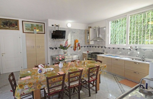 Bobolino Villa | Villa with A/C, private pool, hot tub, WIFI, TV, terrace, pets allowed, panoramic view, parking