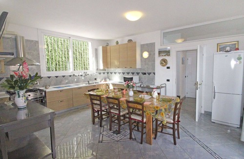 Bobolino Villa | Villa with A/C, private pool, hot tub, WIFI, TV, terrace, pets allowed, panoramic view, parking