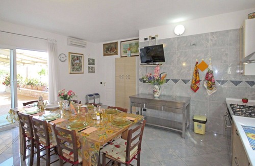 Bobolino Villa | Villa with A/C, private pool, hot tub, WIFI, TV, terrace, pets allowed, panoramic view, parking
