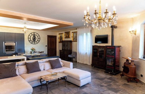 San Damiano dʼAsti Villa | VILLA WITH A VIEW - PRIVATE POOL AND BARBECUE