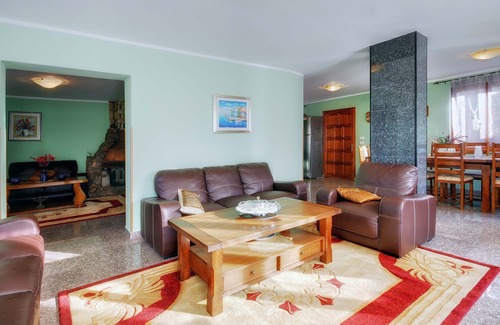 Valtura Villa | Villa with big garden and large pool near Pula JULY/AUGUST 30% DISCOUNT