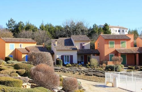 Saint-Trinit Villa | Villa with dishwasher, close to Village