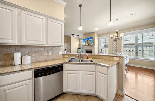 Fayetteville House | Villa with Hot Tub, Theatre and Game Room - Minutes to U of A!