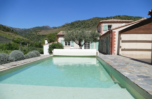 Banyuls-sur-Mer House | Villa with panoramic views on mountains and vineyards 5 kms from beach