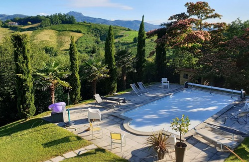 Behobie House | Villa with pool 10 people