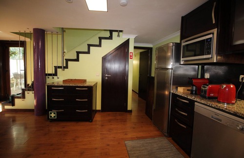 Braganca House | Villa with pool, 3 bedrooms, 2 bathrooms, kitchen, terrace and garden