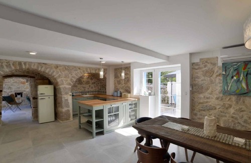 Gostinjac House | Villa with pool, air conditioning and 3 bathrooms