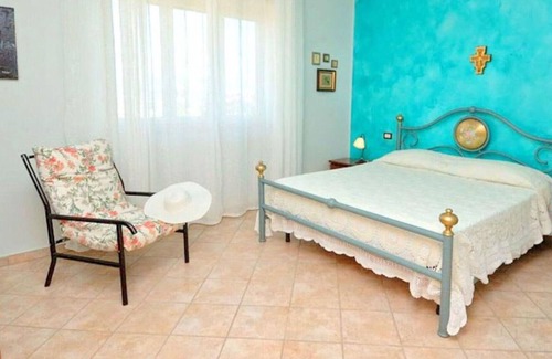 Mockarta Villa | Villa with private pool, Wifi, 7 Sleeps, Garden