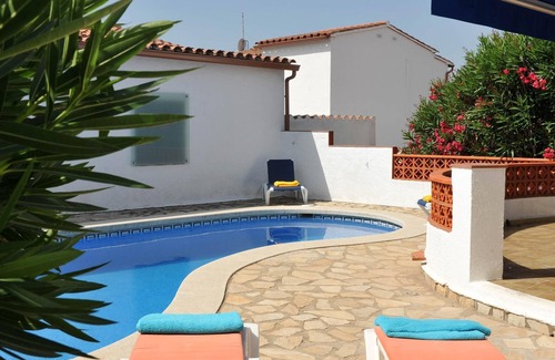 L'Escala Villa | Villa with private pool and wifi.HUTG-000209