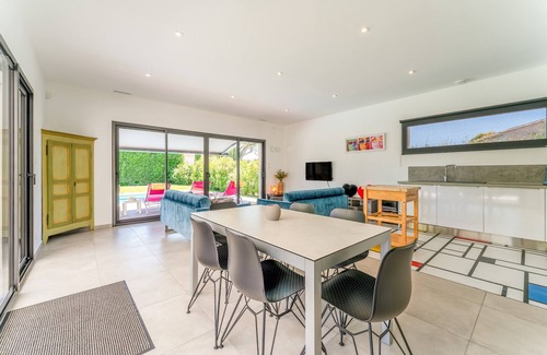 Cabannes Villa | Villa 'With Private Pool' with Private Pool, Wi-Fi and Air Conditioning